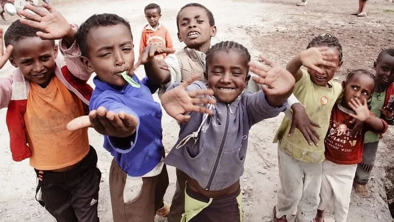Siyan Transit humanitarian logistics supporting child beneficiaries